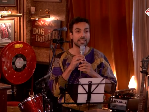 Het Spijkerlied van 4 november met Aron Elstak