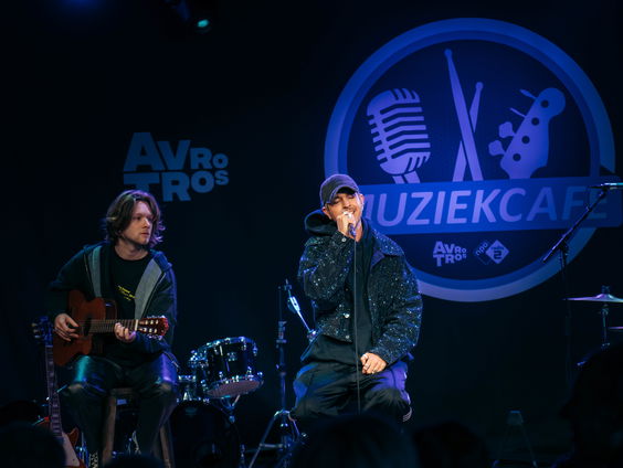 Oscar and the Wolf - Strange Entity | live in Muziekcafé