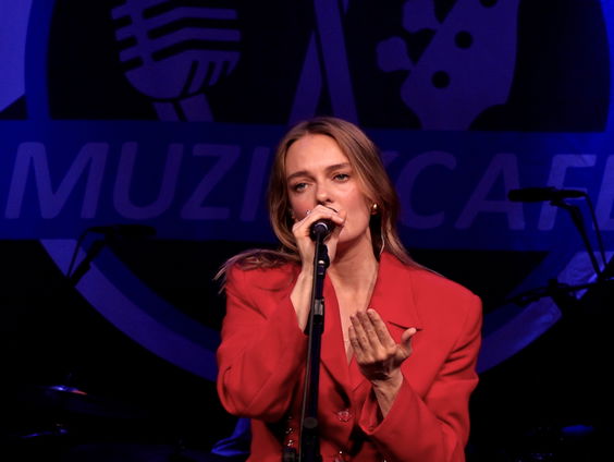 The Indien - Sleep When I'm With You | live in Muziekcafé