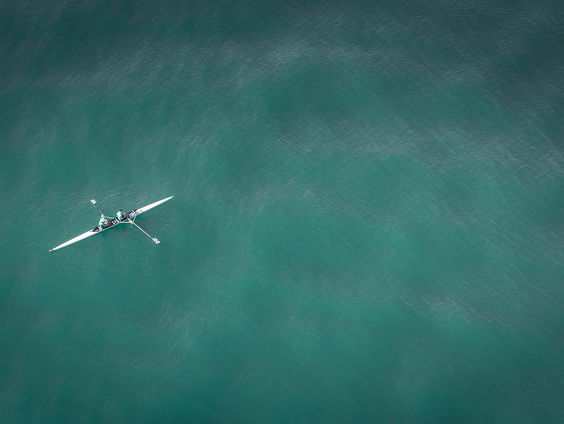 Mel Eissens gaat in haar eentje de Atlantische Oceaan (4800 km!) over roeien