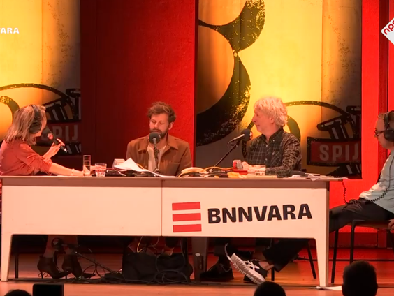 Filmmaker Wim van der Aar reconstrueerde het noodlottige zeeavontuur acht vrienden op weg naar Noorwegen. ...