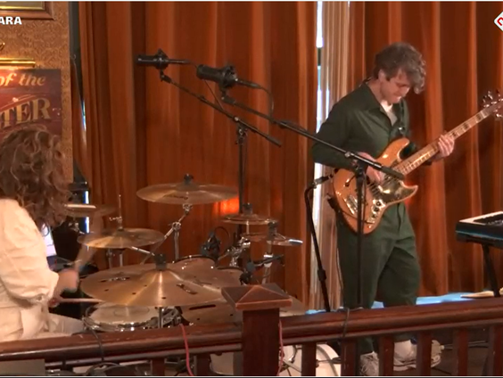 Babs – Bennie Boos