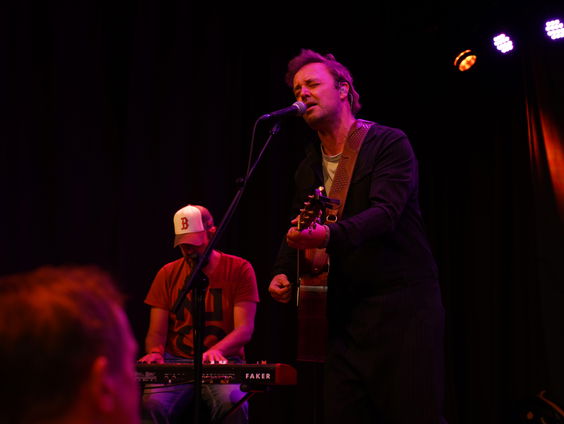 Niels Geusebroek - Dreamer | live in Muziekcafé