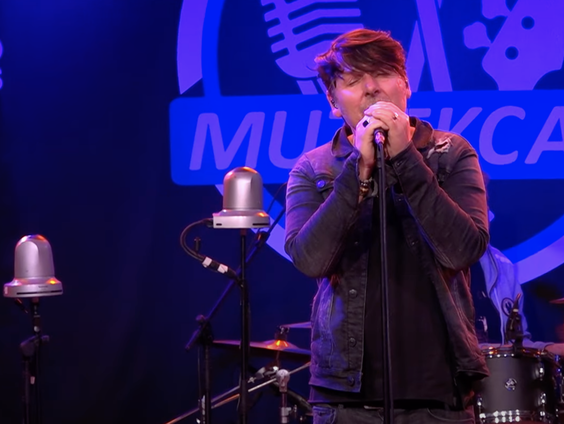 3JS - Vallen En Weer Opstaan | live in Muziekcafé