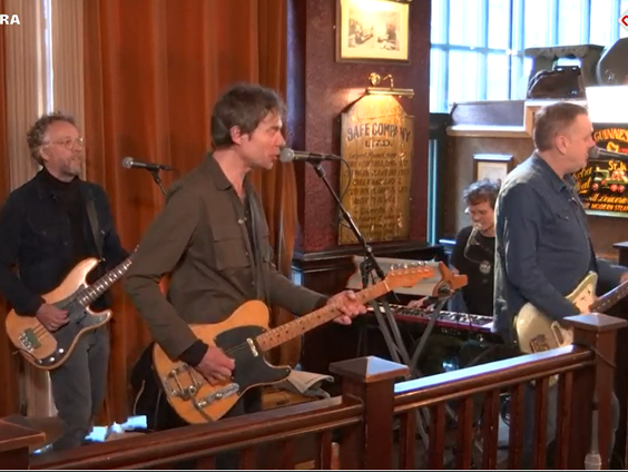 Johan – Fly on the wall