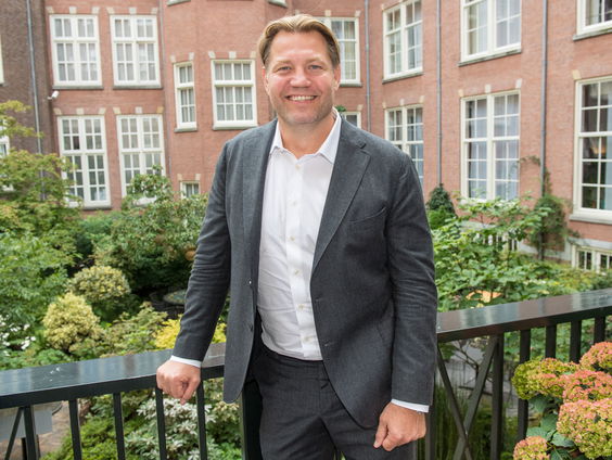 Presentator Dennis van der Geest zou zelf ook mee willen doen aan Million Dollar Island