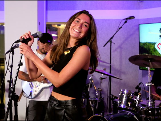 Savine - Levitating (Dua Lipa cover) (Live @ Giel)