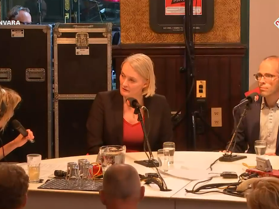 Een debat tussen D66-kamerlid Lisa van Ginneken en medisch ethicus Jilles Smids over de nieuwe transgenderwet