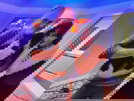 Naaz speelt 'Daughter' live @ Blokhuis