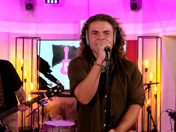 Boaz - What A Feeling (Live @ Giel)