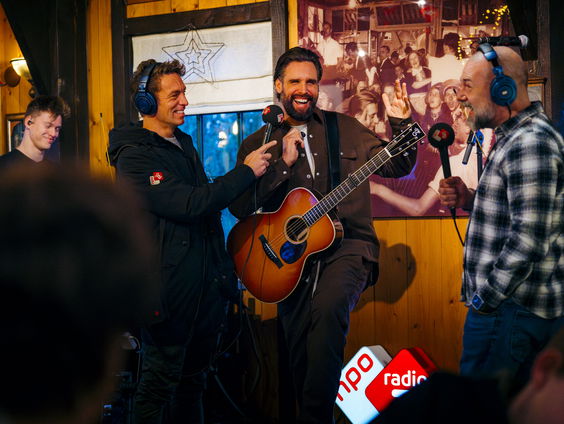 Nick Schilder speelde in New York als straatmuzikant: "Om gewoon de liedjes uit te proberen"