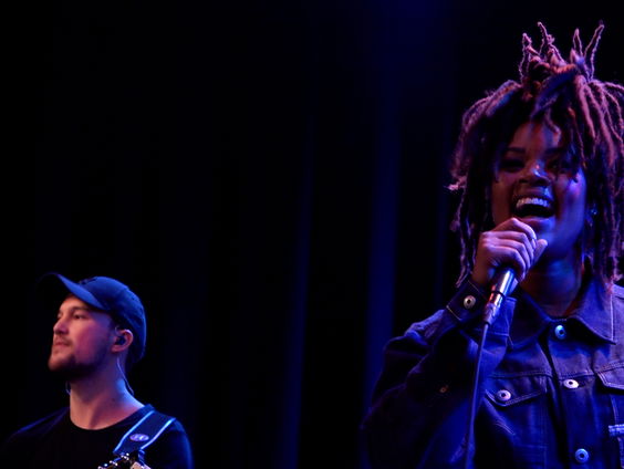 Shary-An - Een Beetje Meer | live in Muziekcafé