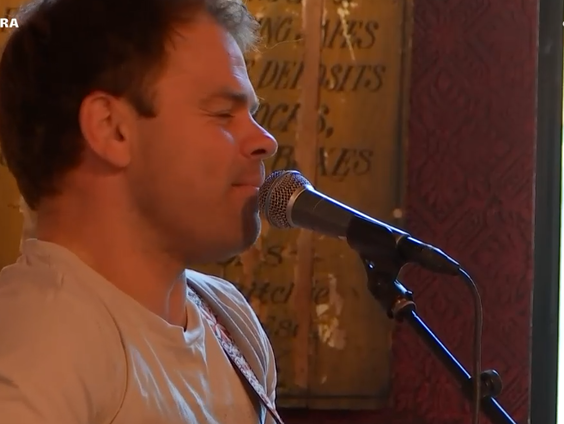 Ondersteboven - Van Velzen