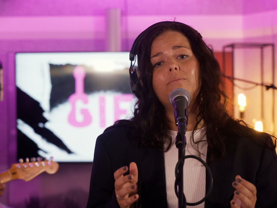 Anne - Free Woman (Live @ Giel)