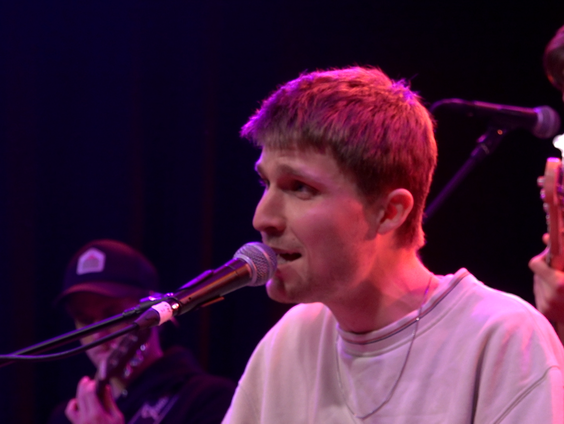 Melle - Run Run | live in Muziekcafé