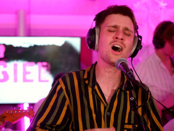 Melle - The Winner Takes It All (Live @ Giel)