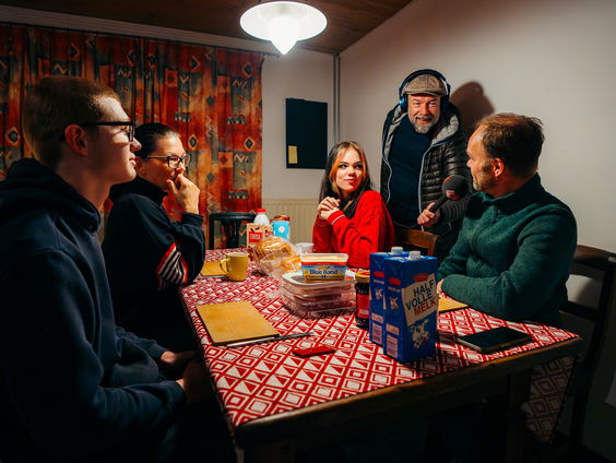 Bart zet Alles Geprobeerd voor zijn broer in zijn Top 2000 Stemlijst "Was zijn favoriete plaat"