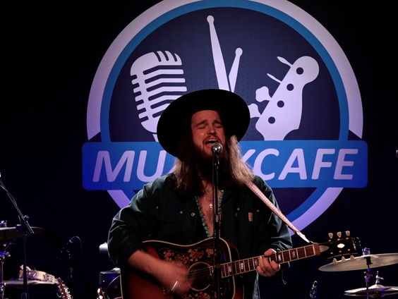 Voltage - Rollin' With The Punches | live in Muziekcafé