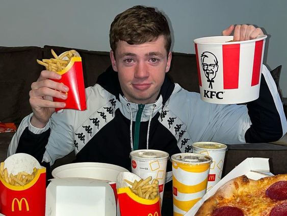 Dimitri leefde twee weken lang op ongezond dieet van pizza, burgers en croissantjes