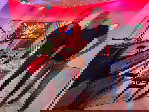 P.J.M. Bond speelt Mr. and Mrs. Elliot live @ Blokhuis