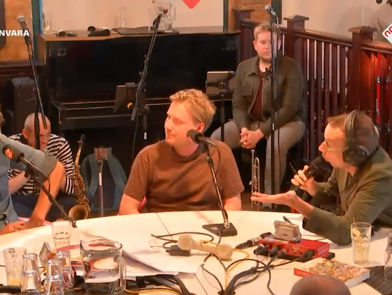 In het theaterstuk Dineren met Dictators leer je alles over de eetgewoonten en tafelmanieren van de meest wrede leiders