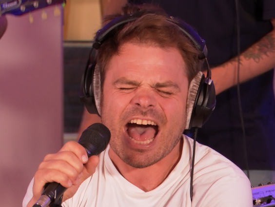 VanVelzen - Jij Maakt Muziek | live in Muziekcafé