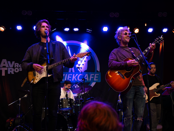 FRIDAY - Should've Known Better | live in Muziekcafé