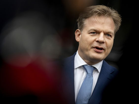 Journaliste Kelly Adams kreeg wereldprimeur van Pieter Omtzigt: "Zaterdagochtend appte hij me en liet ik alles vallen"