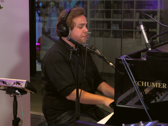 Hoe maak je een Gerard Joling-liedje? Tommy Zwartjes doet een poging