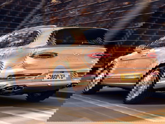 Voor deze Bentley heb je een vrachtwagenrijbewijs nodig