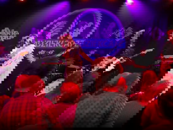 MEAU - Blijven rijden | live in Muziekcafé