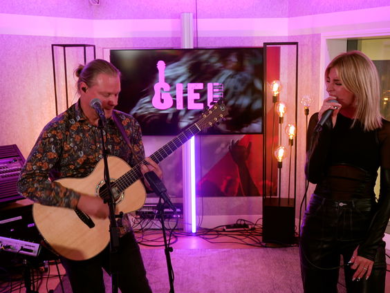 Elske DeWall - Lithium (Nirvana cover) (Live @ Giel)