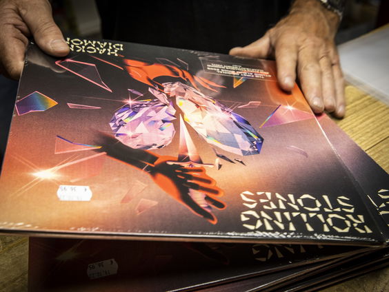 Leo Blokhuis lyrisch over nieuwe album van de Stones: “Het klinkt ook anders dan dat ze normaal klonken”