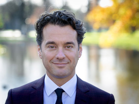 Rik van de Westelaken uitgeroepen tot Beste Voorlezer van het land