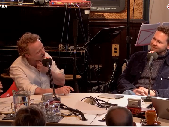 Nederland heeft een tenorentekort. Dirigent Leonard Evers en tenor Mitch Raemaekers hebben de verklaring.