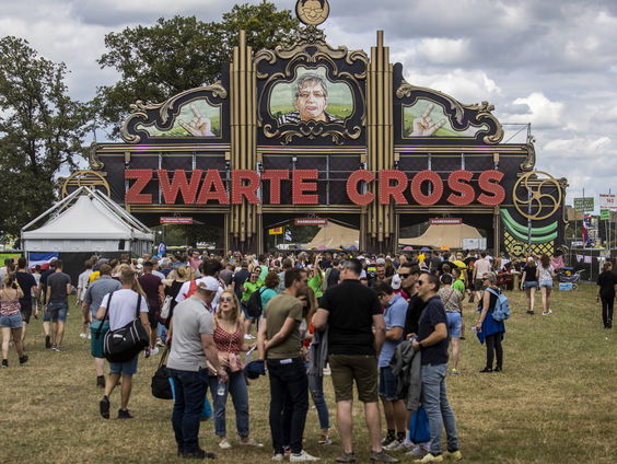 Lars Gierveld maakt Zwarte Cross documentaire: 'Viel van de ene verbazing in de andere'