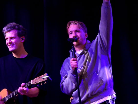 Snelle - Ouwe Jongens Krentenbrood | live in Muziekcafé