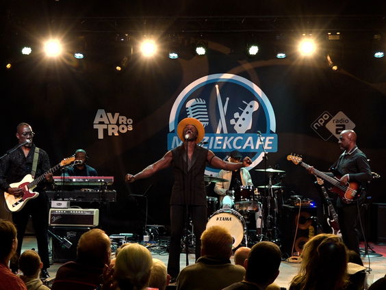 Steffen Morrison - Crazy | live in Muziekcafé