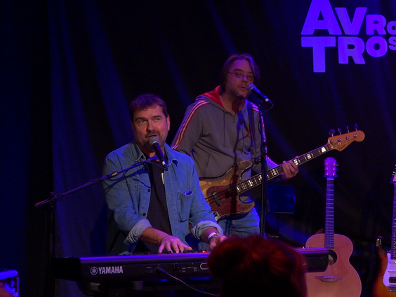 Musketiers - Daarom Doe Ik Het Niet | live in Muziekcafé