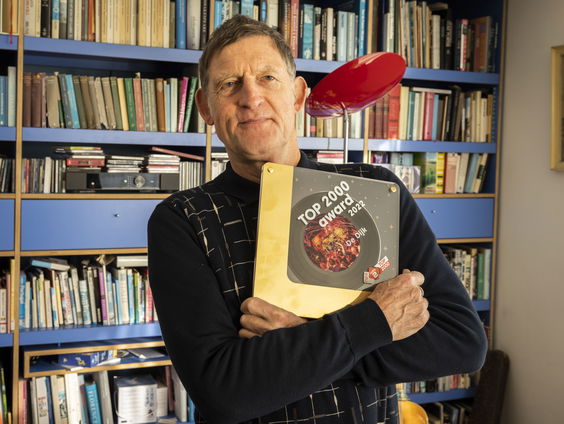 Huub van der Lubbe ontvangt NPO Radio 2 Top 2000 Award voor oeuvre De Dijk