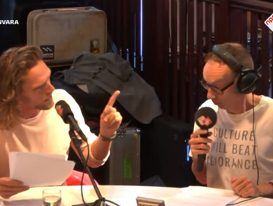 Cabaret: Politiek neutraal gesprek