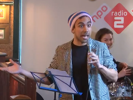 Het Spijkerlied met Aron Elstak