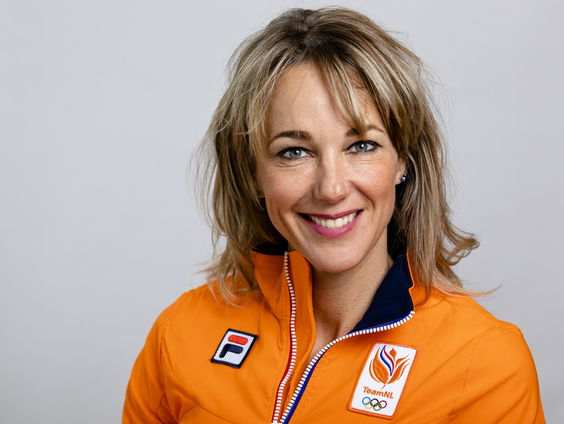 Dit nummer playbackten Marianne Timmer en Rientje Ritsma