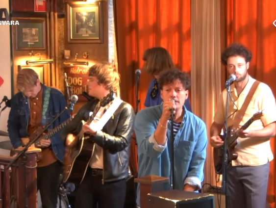 La Belle Epoque - The Hoop