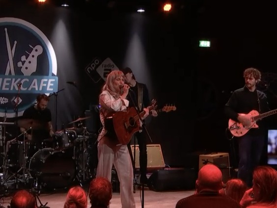 Blackbird - Pink Shades | live in Muziekcafé