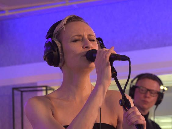 Hooverphonic met Por Favor & Don't Think live in Muziekcafé