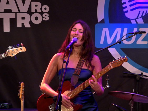 Lorrèn - Silver Lining live in Muziekcafé