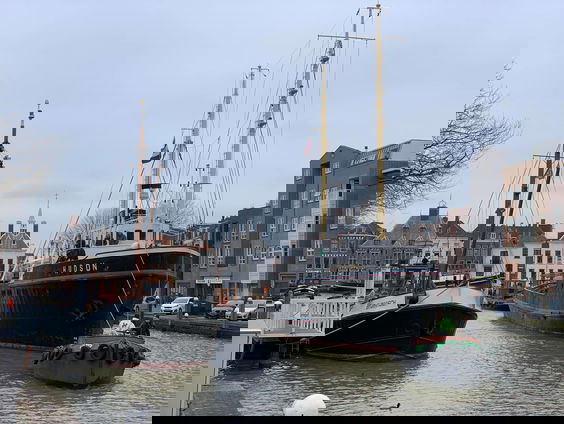 Sleepschip Hudson met bijzondere geschiedenis komt vandaag aan in Rotterdam
