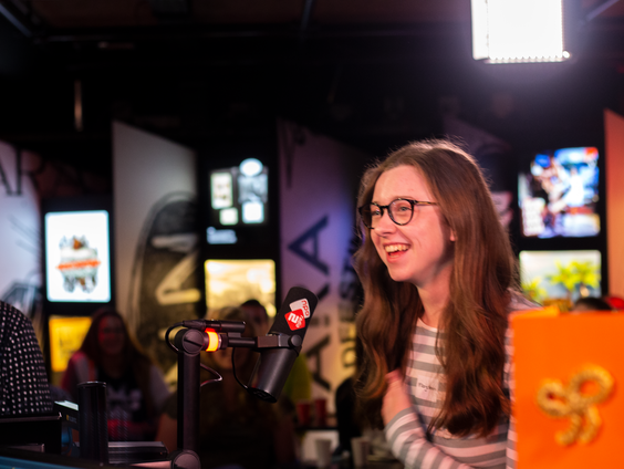 Marjolein van de 'Ja, ik kom al!' jingle live in de uitzending