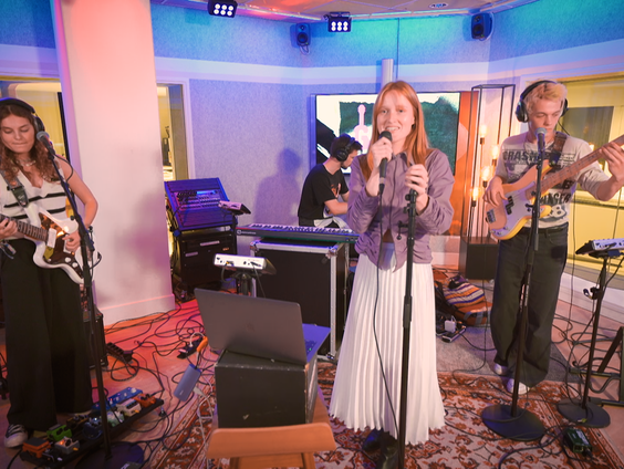 Sophie van Hasselt - My House Is On Fire (Live @ Giel)